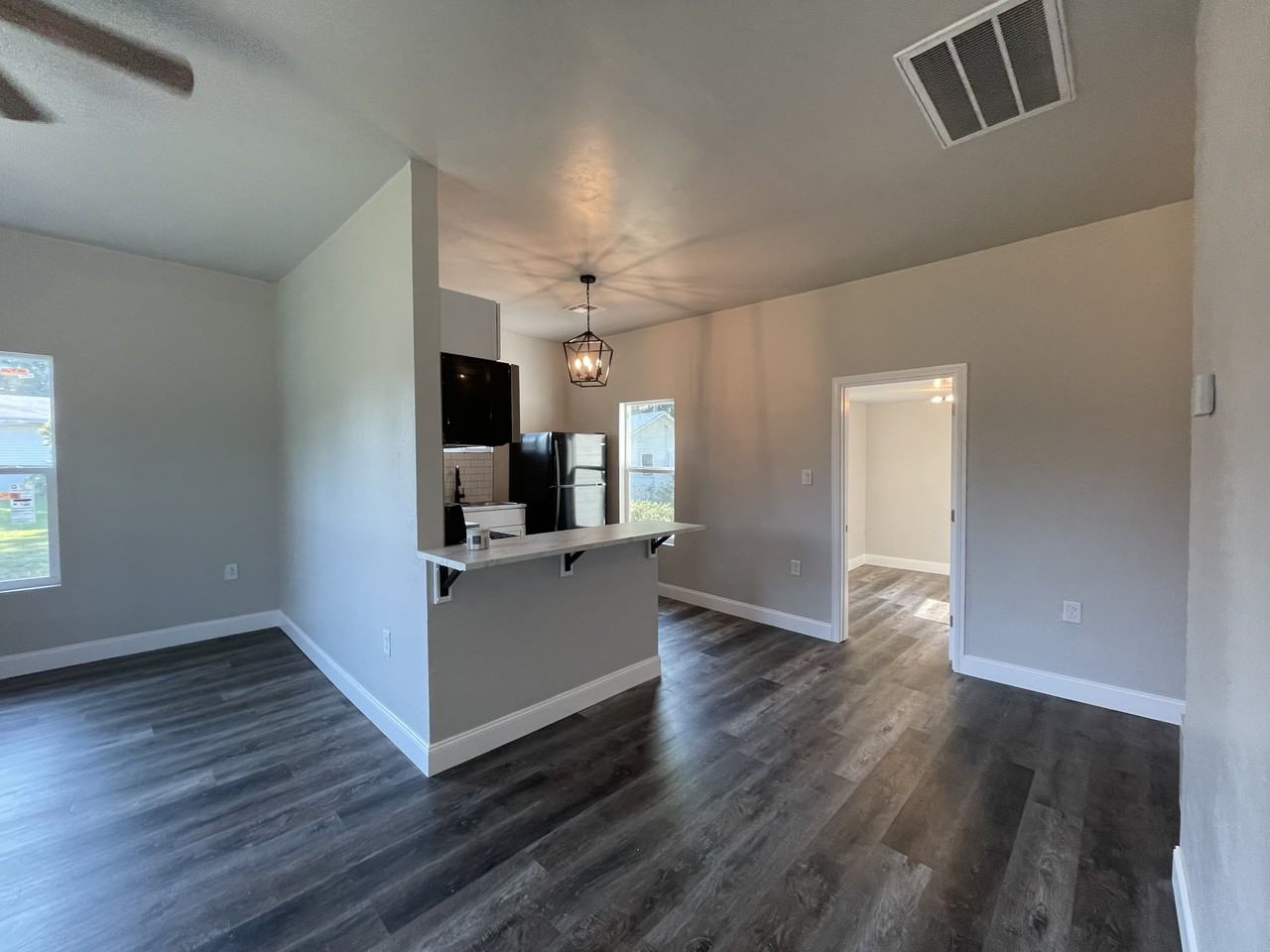 1317 E Broadway St #NA - Photo 7 of 27
