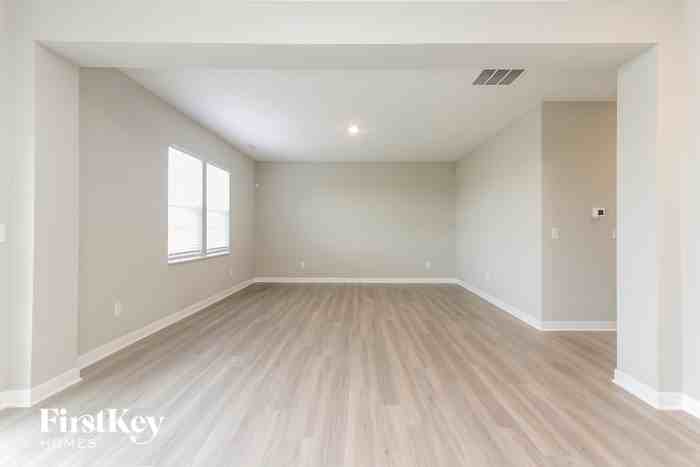 2404 S Carlota Dr - Photo 2 of 15