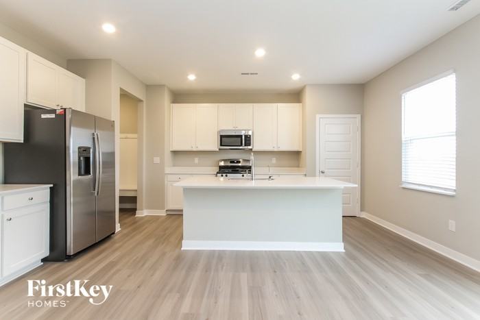 2404 S Carlota Dr - Photo 3 of 15