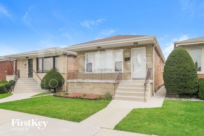 8229 S Sacramento Ave - Photo 2 of 15