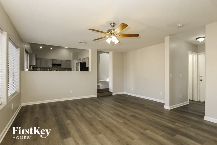 5180 W Morten Ave - Photo 3 of 15