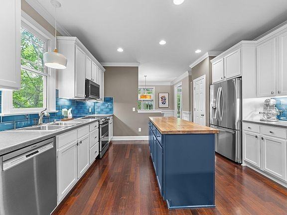 10579 Evergreen Spring Pl - Photo 2 of 7