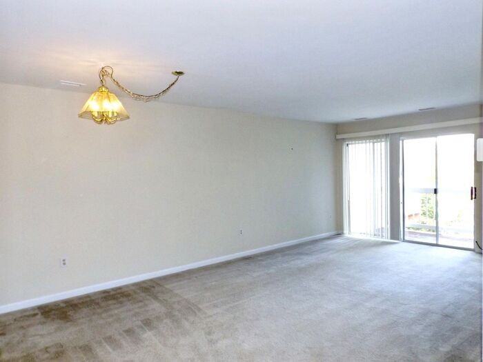 125A Clubhouse Dr Sw #04 - Photo 3 of 11