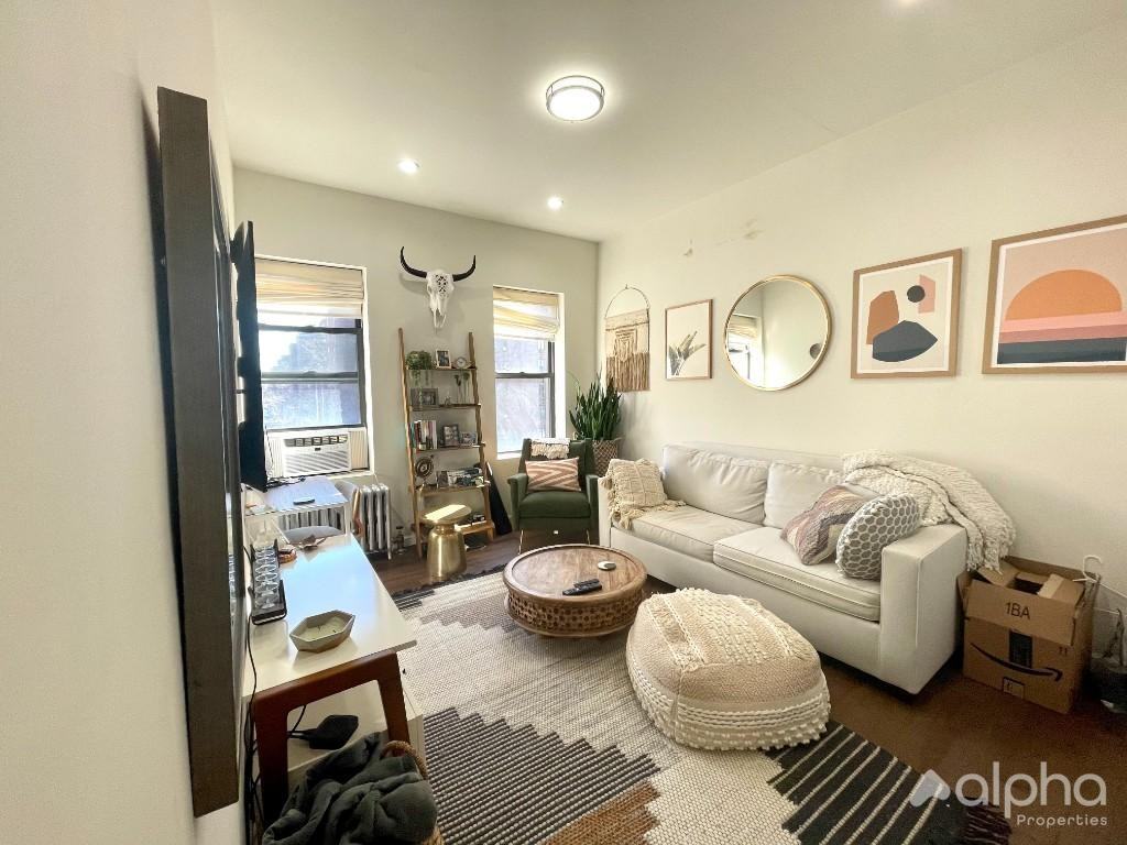 354 E 20th St #5 - Photo 2 of 10