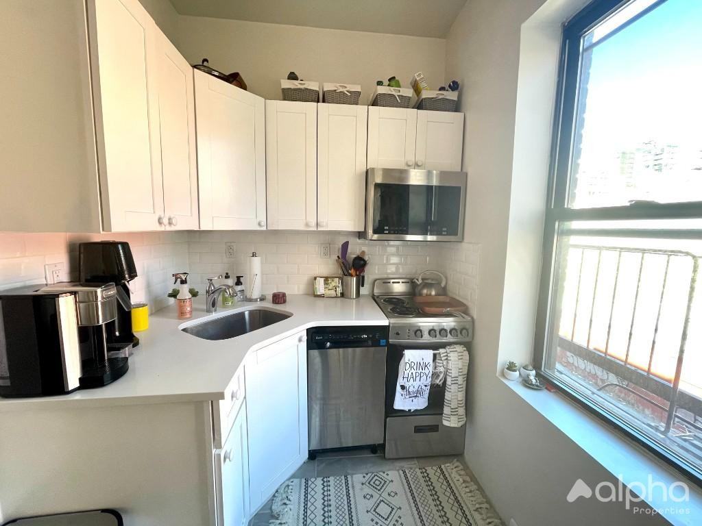 354 E 20th St #5 - Photo 6 of 10