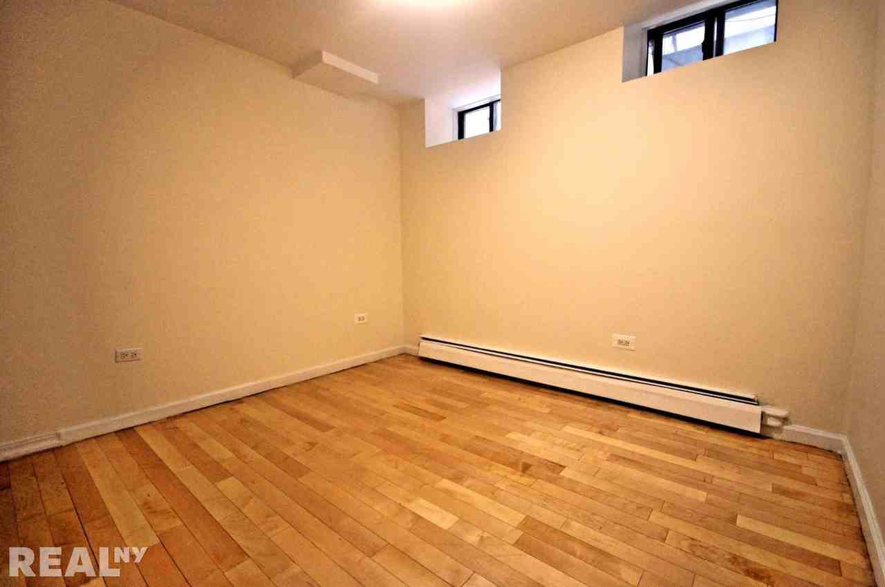 E 84th St #1O - Photo 4 of 6