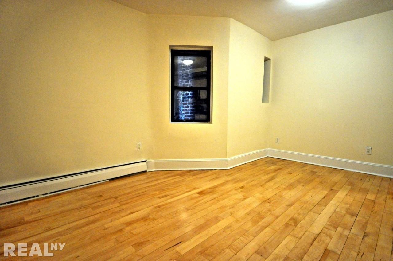 E 84th St #1O - Photo 5 of 6