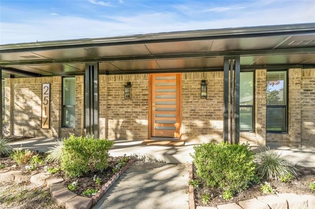 2517 Delmar Dr - Photo 4 of 38