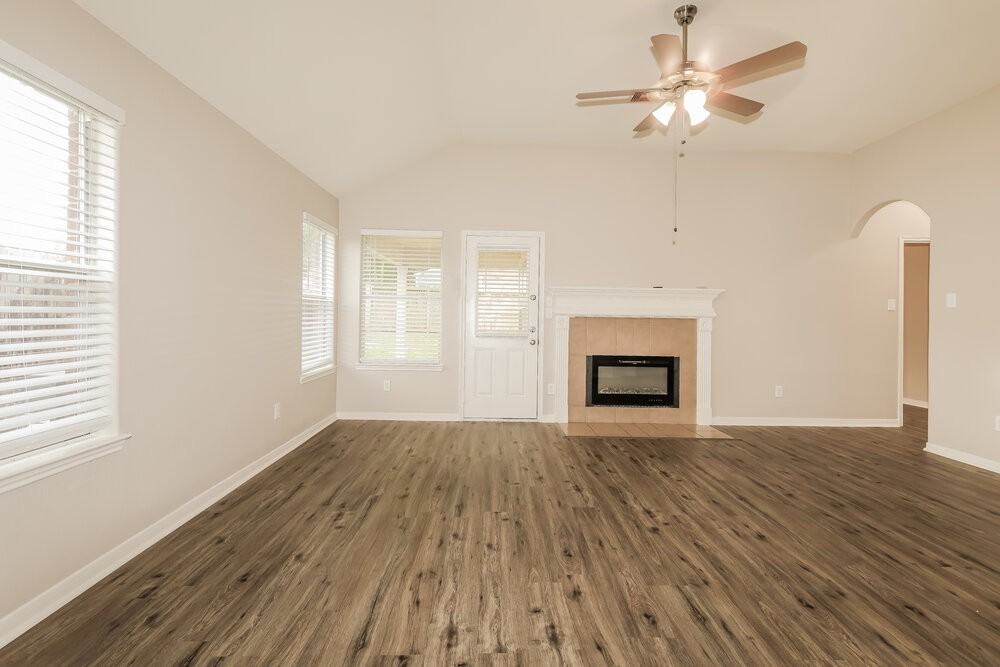 10411 Lucky Ln - Photo 3 of 16