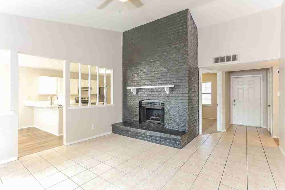 4200 Cranbrook Dr - Photo 5 of 16