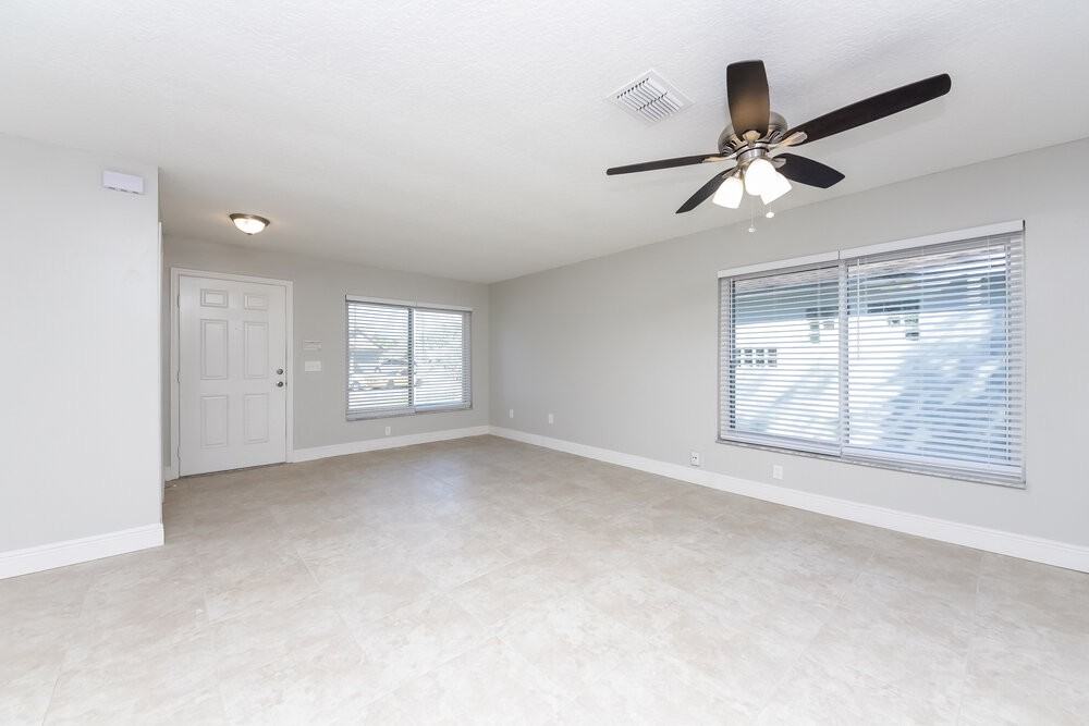 9522 Chandon Dr - Photo 2 of 15