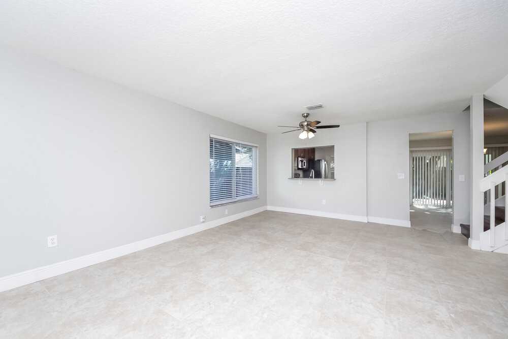 9522 Chandon Dr - Photo 3 of 15
