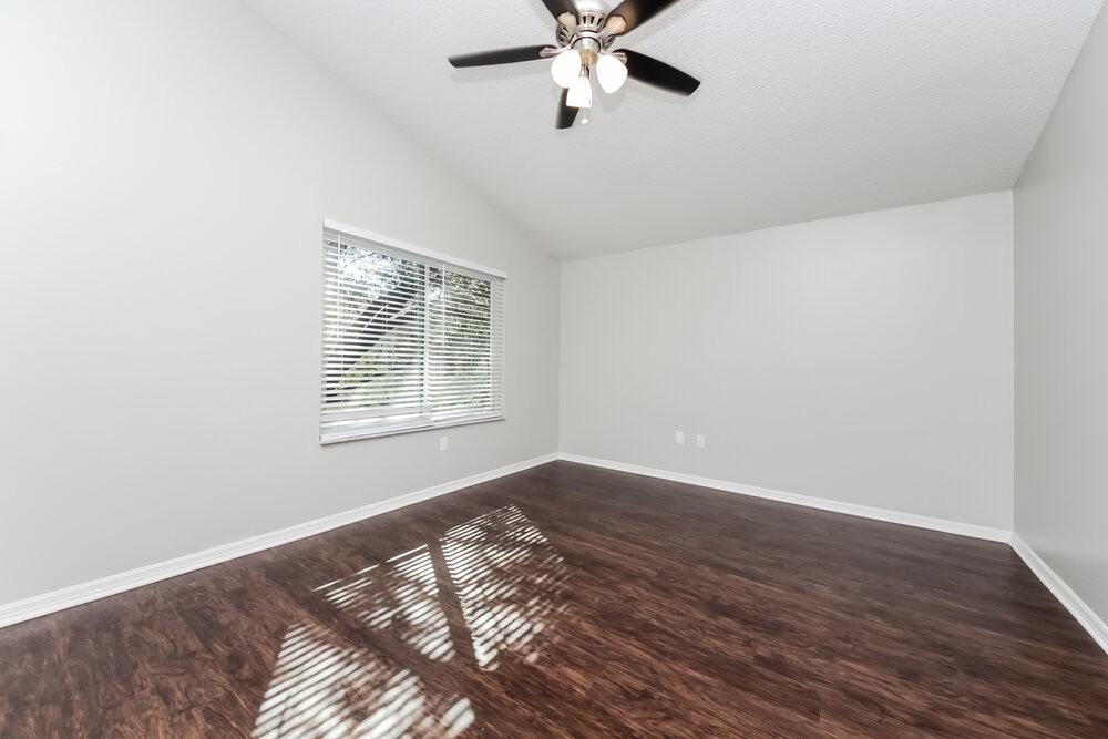9522 Chandon Dr - Photo 7 of 15