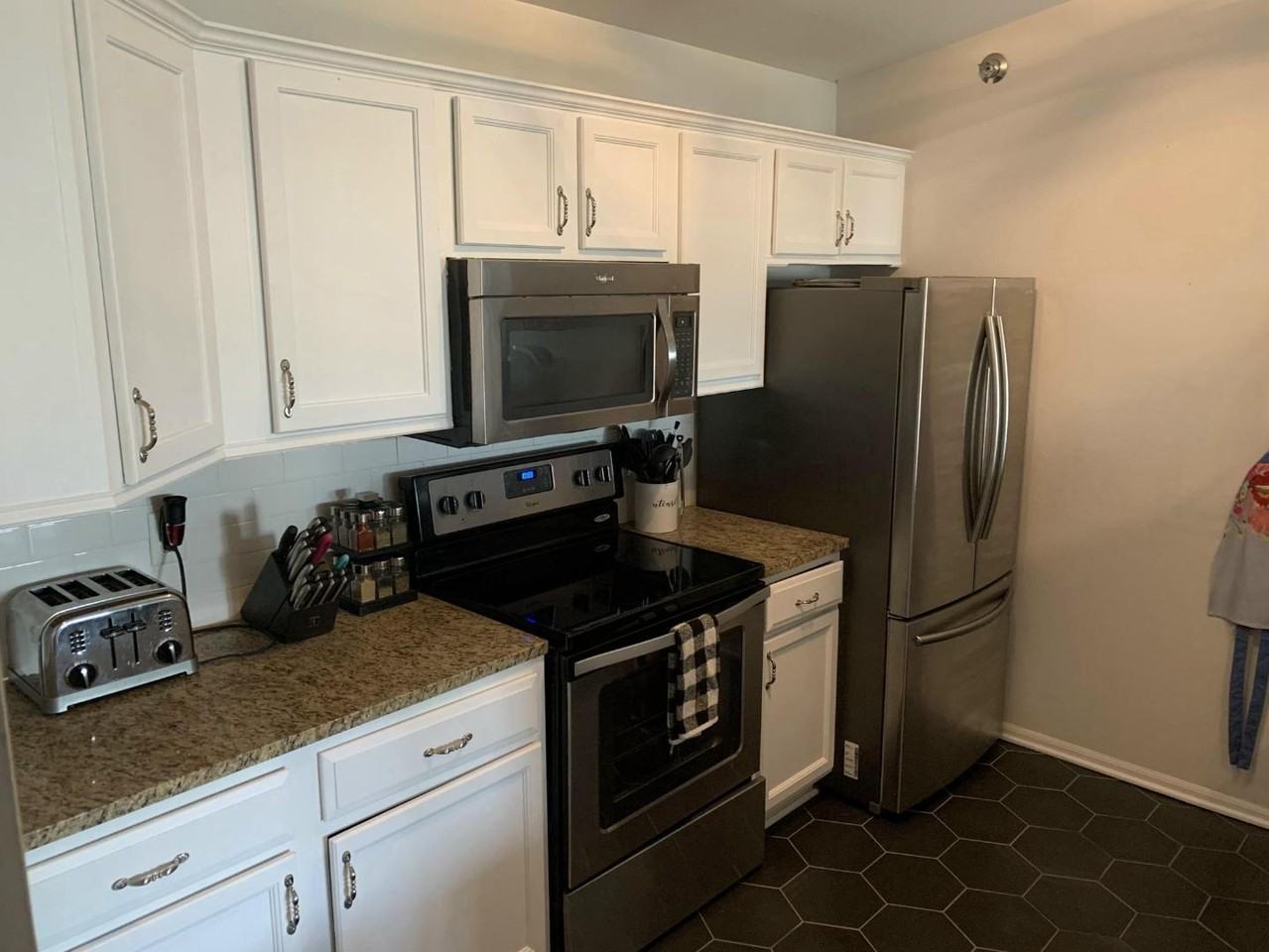 8055 Lexington Place - Photo 5 of 20