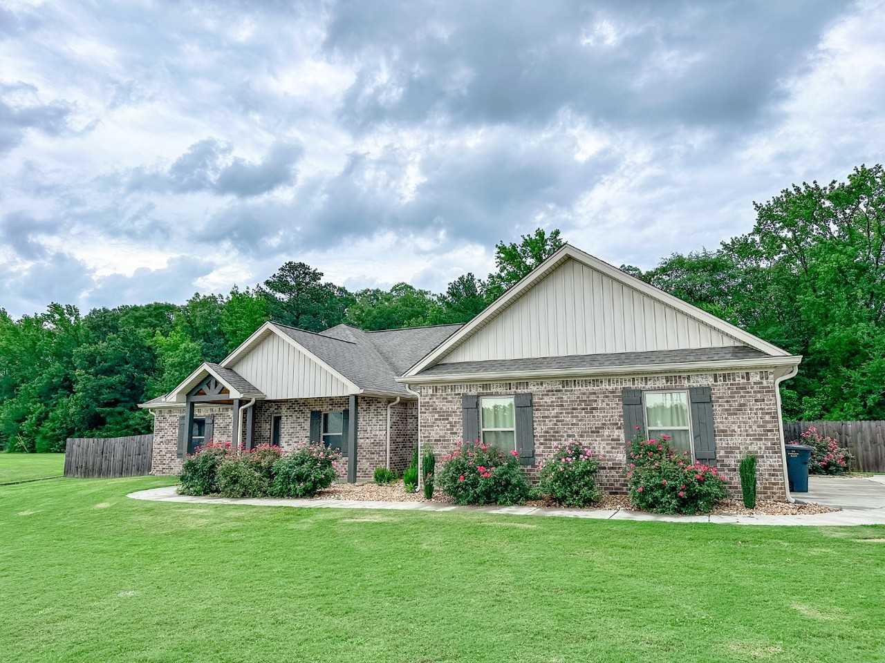 211 Dwelling Pl - Photo 3 of 20