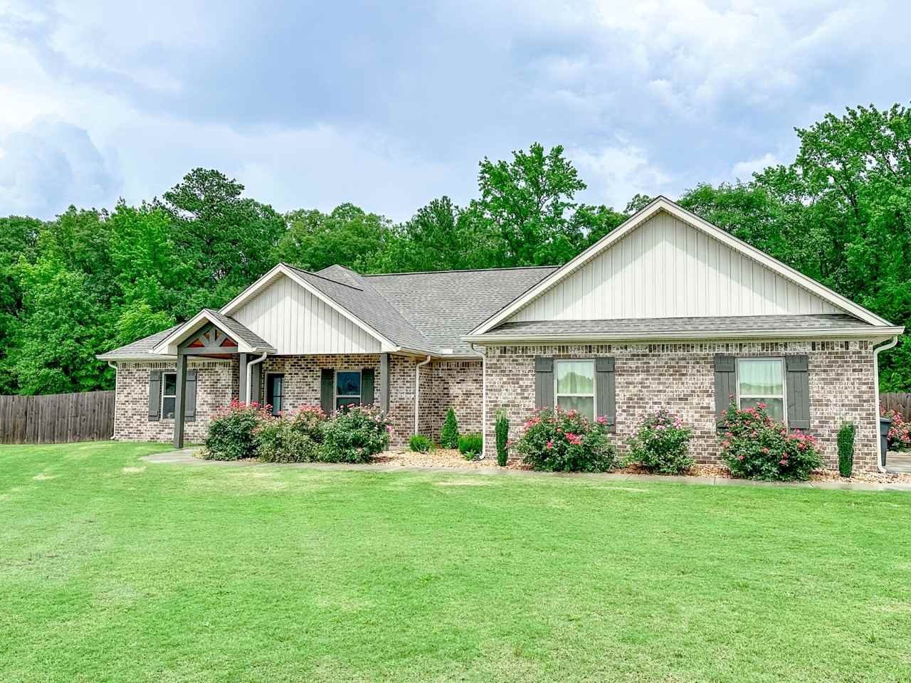 211 Dwelling Pl - Photo 4 of 20