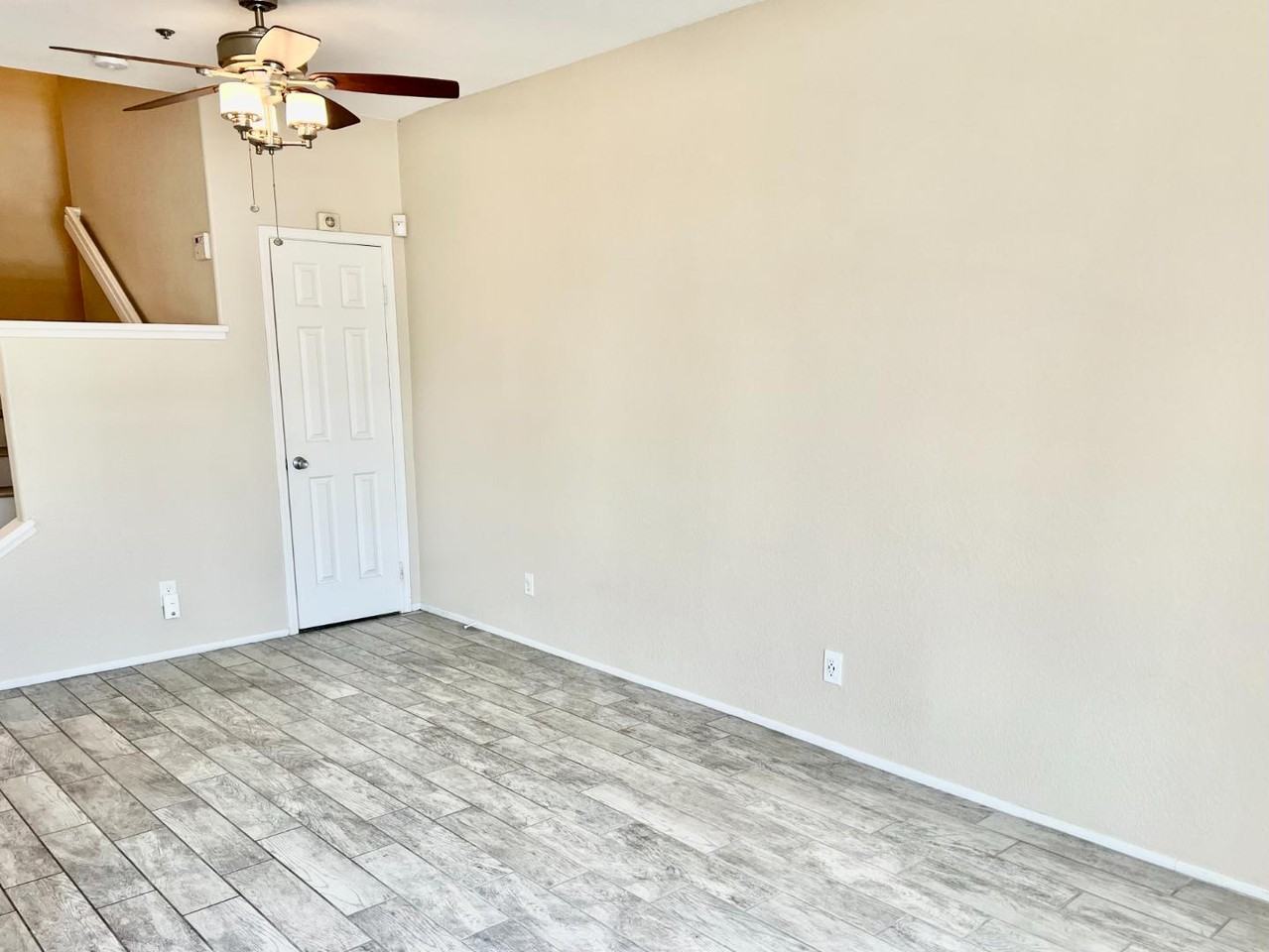 221 Donax Ave - Photo 6 of 11