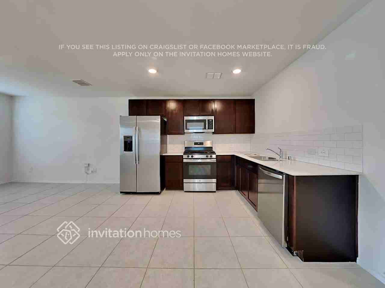 3032 Wallace Wells Ct - Photo 5 of 18