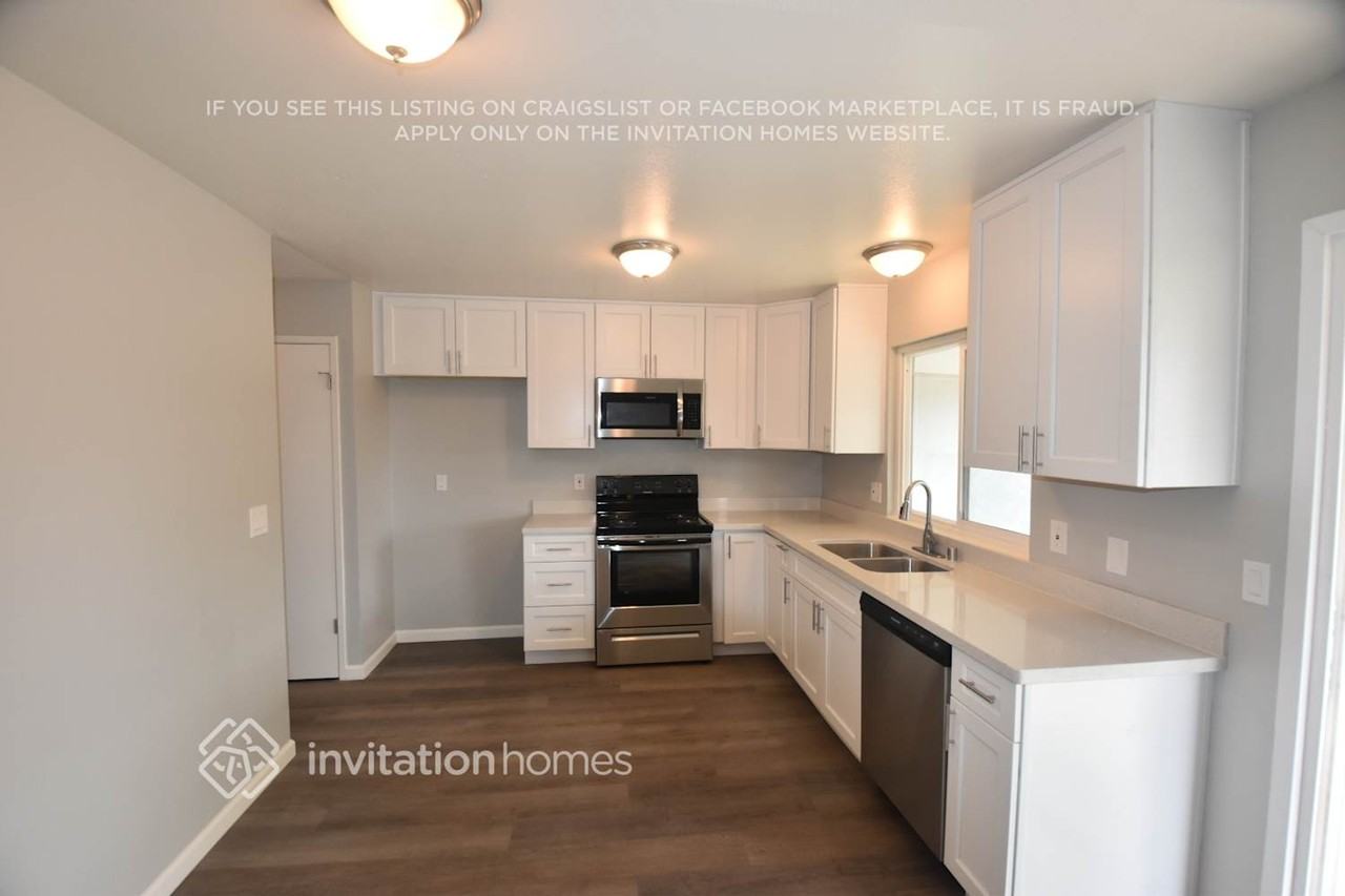 401 Wigeon Way - Photo 3 of 8