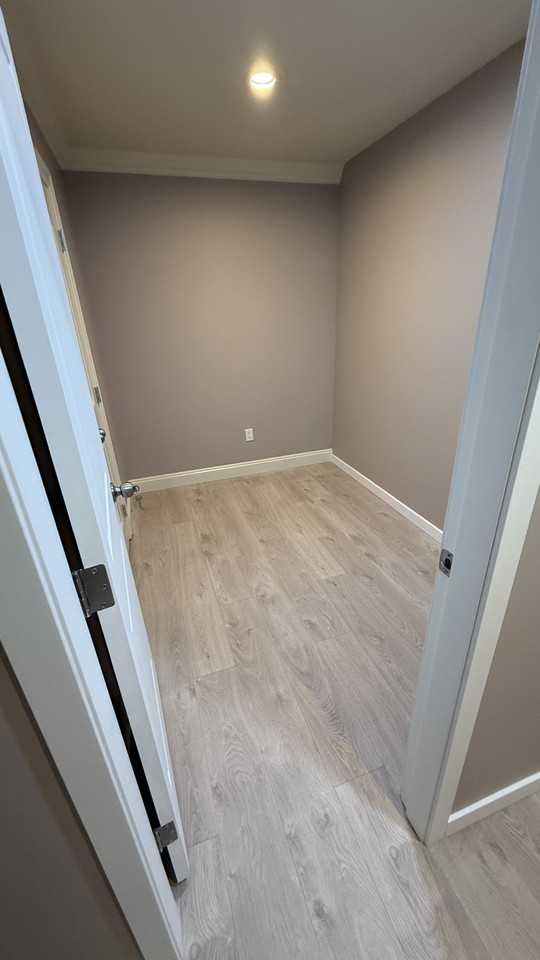 148 Warrick St - Photo 2 of 17