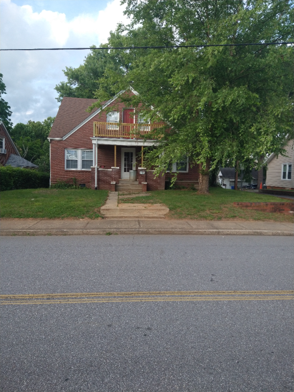 1110 Hinshaw St #A - Photo 2 of 18