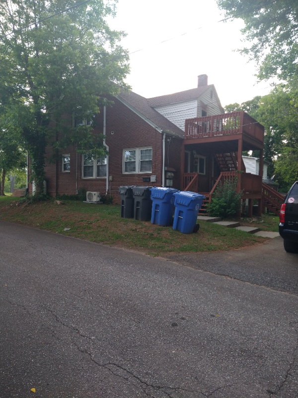 1110 Hinshaw St #A - Photo 3 of 18