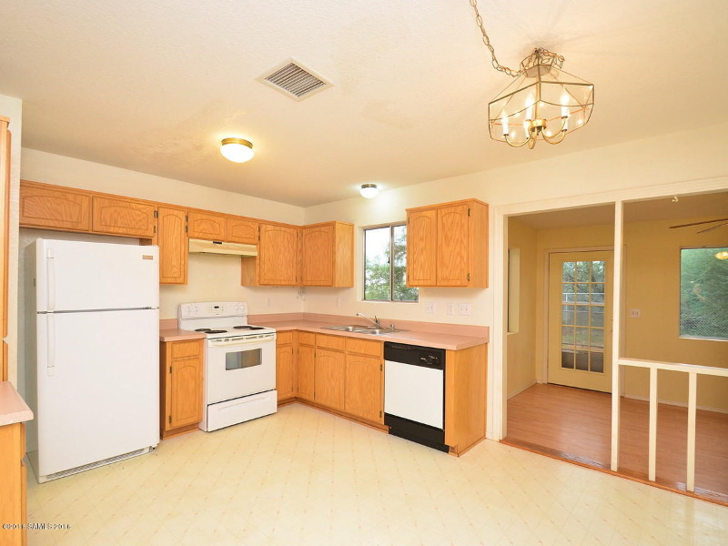 113 Arrowhead Dr - Photo 2 of 17