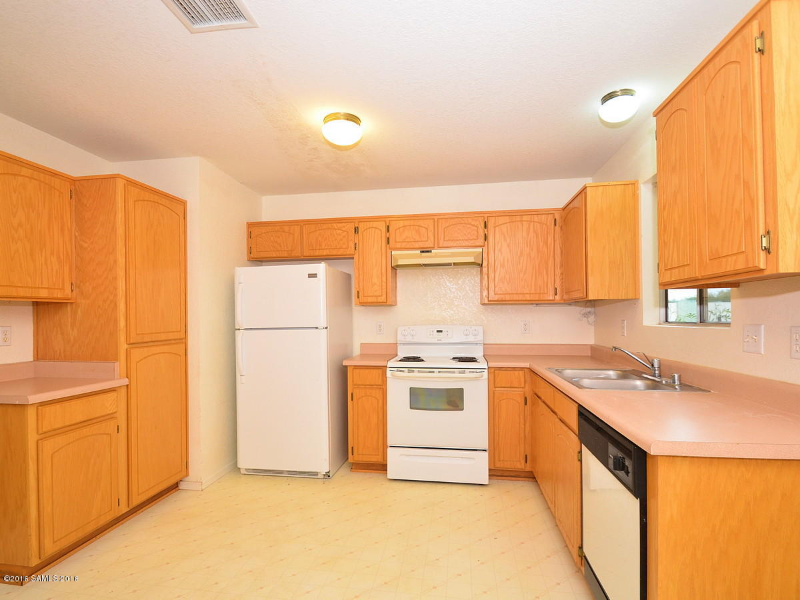 113 Arrowhead Dr - Photo 3 of 17