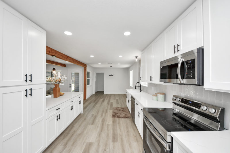 702 Cedar Ln - Photo 3 of 20