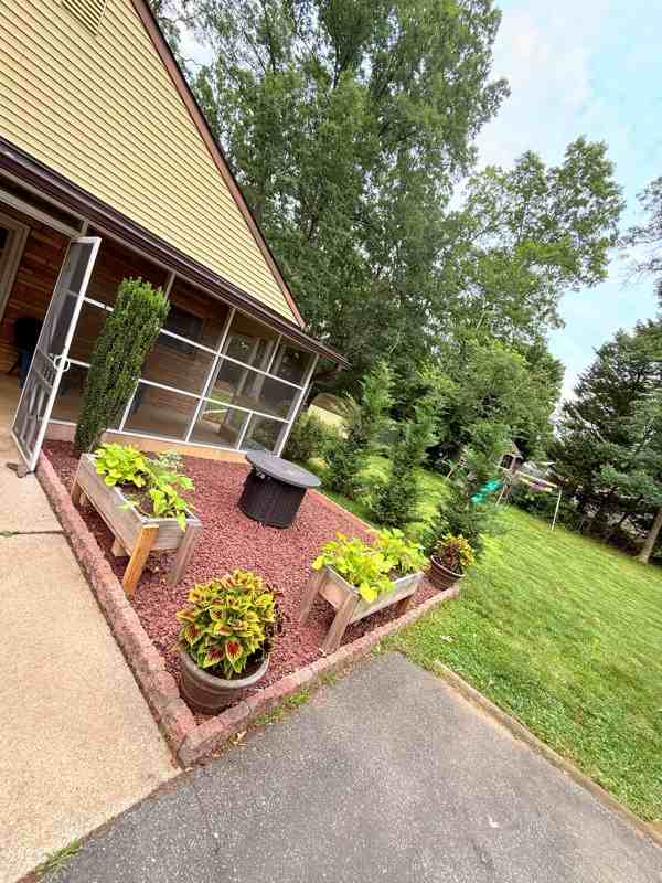 319 Rosemont Ave - Photo 2 of 19