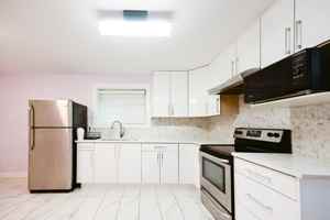 featured image of 4005 Dundas St