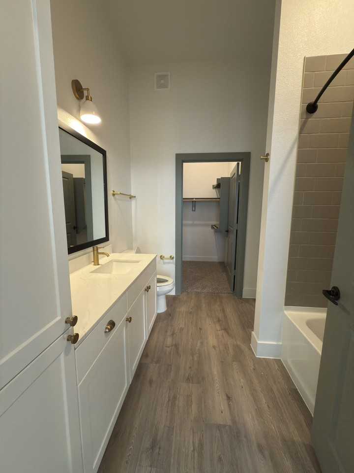 N Beckley Ave - Photo 3 of 8