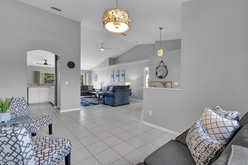 4625 Se 1st Ave - Photo 5 of 28