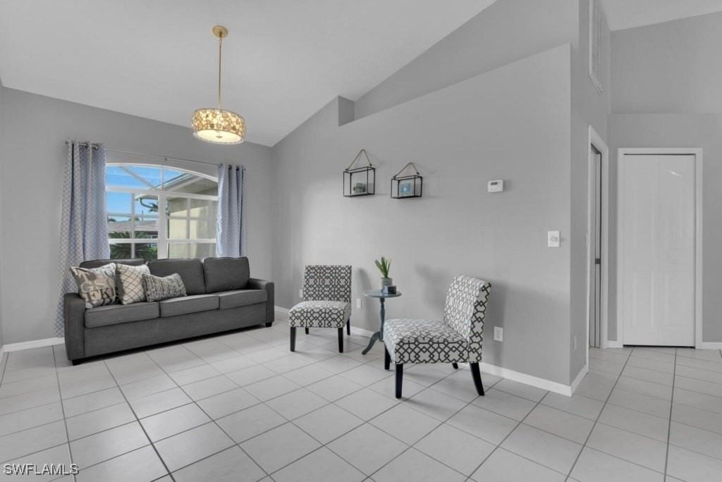 4625 Se 1st Ave - Photo 7 of 28