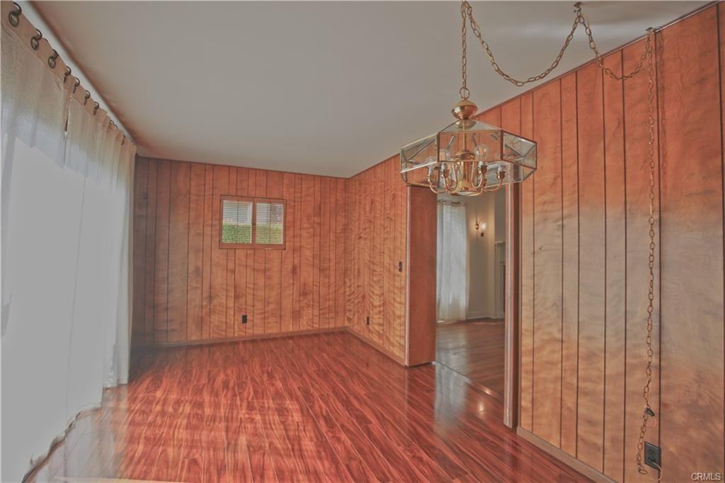 1875 Virginia Rd - Photo 3 of 8