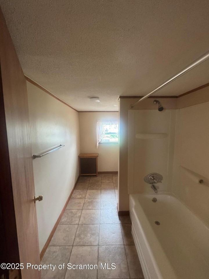 1613 Lafayette St - Photo 5 of 9