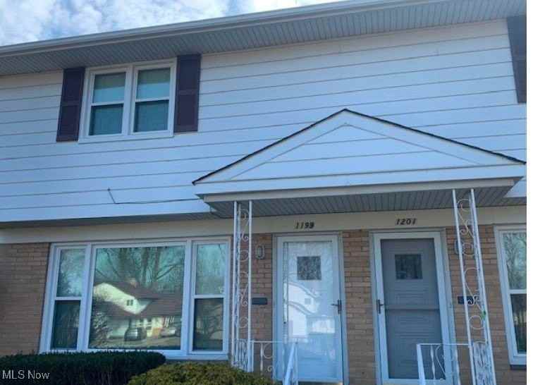 1199 Bonnie Ln - Photo 2 of 7