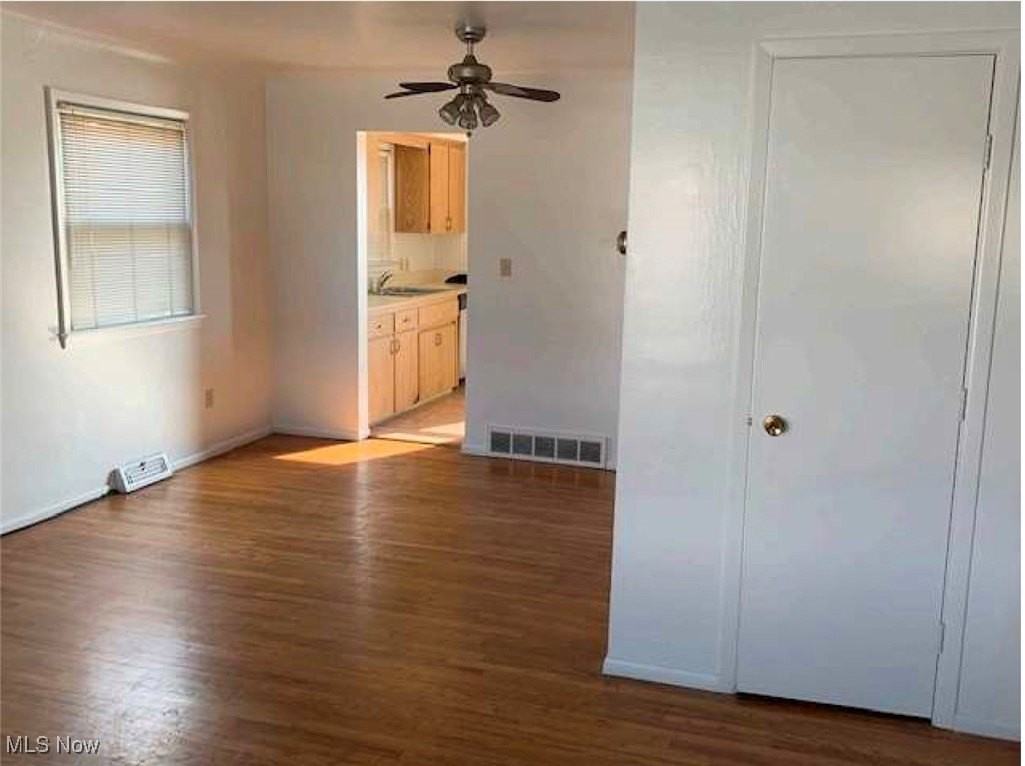 1199 Bonnie Ln - Photo 3 of 7