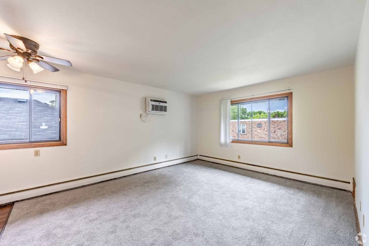 Minnehaha Apartments - Photo 2 of 30