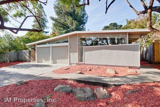 2066 Sandalwood Ct - Photo 3 of 47