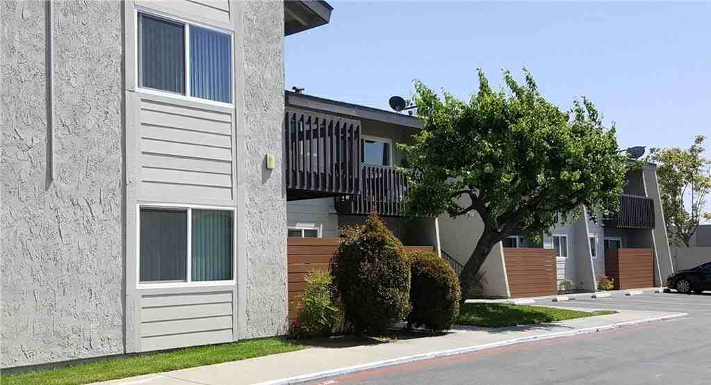 7042 Fenway Dr. - Photo 6 of 19