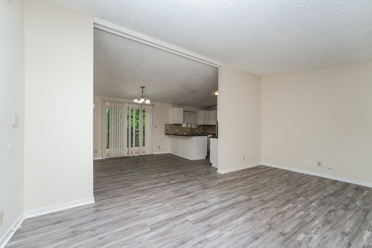 4275 Bradley Dr - Photo 3 of 15