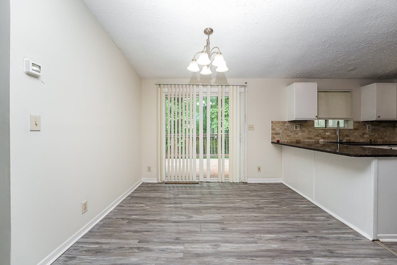 4275 Bradley Dr - Photo 4 of 15