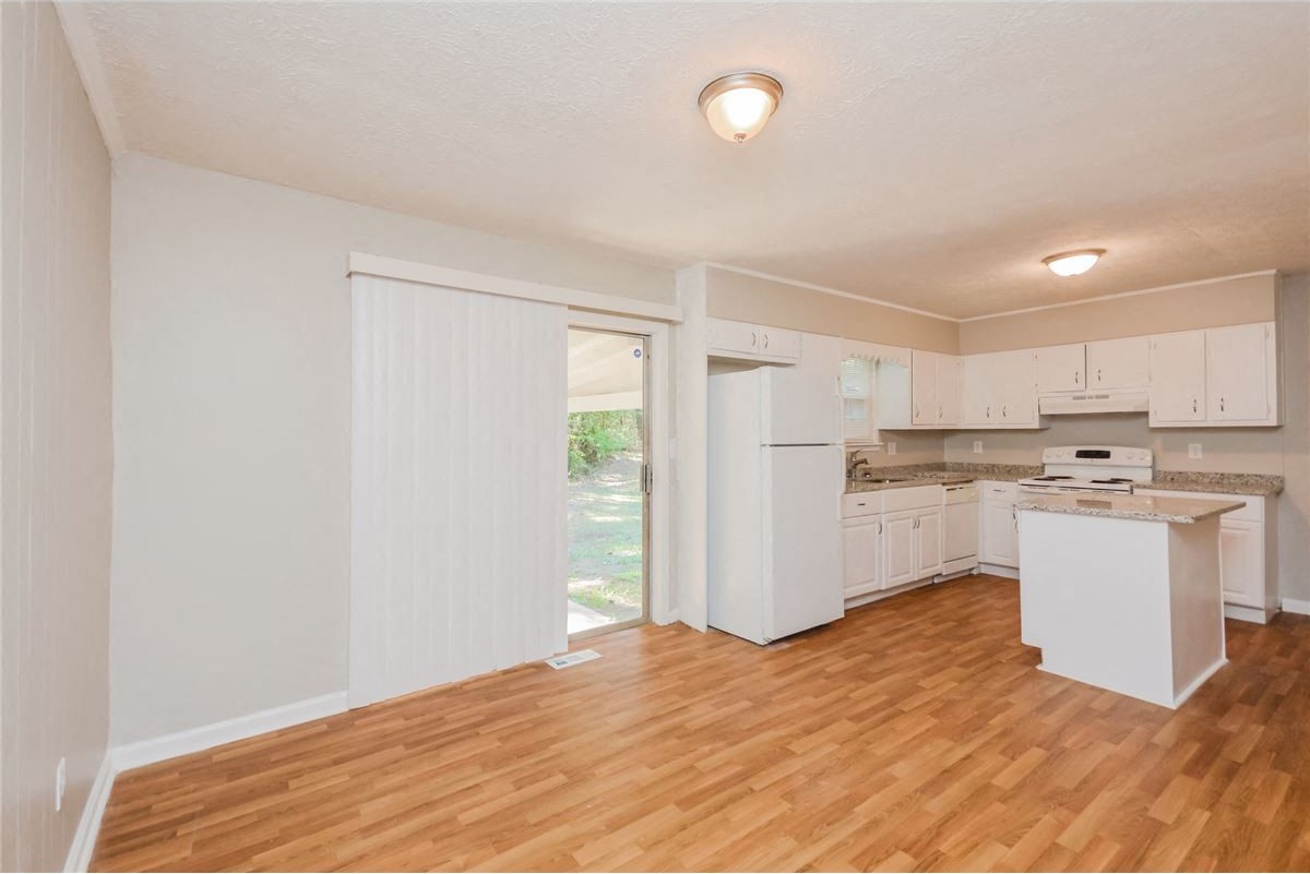 9125 Settlers Grove Rd Ne - Photo 4 of 15