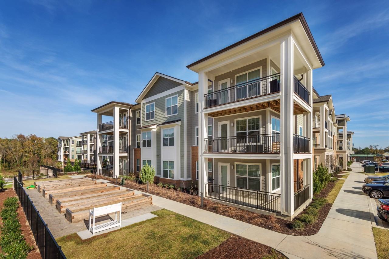 The Cardinal Apartments - Photo 5 of 35