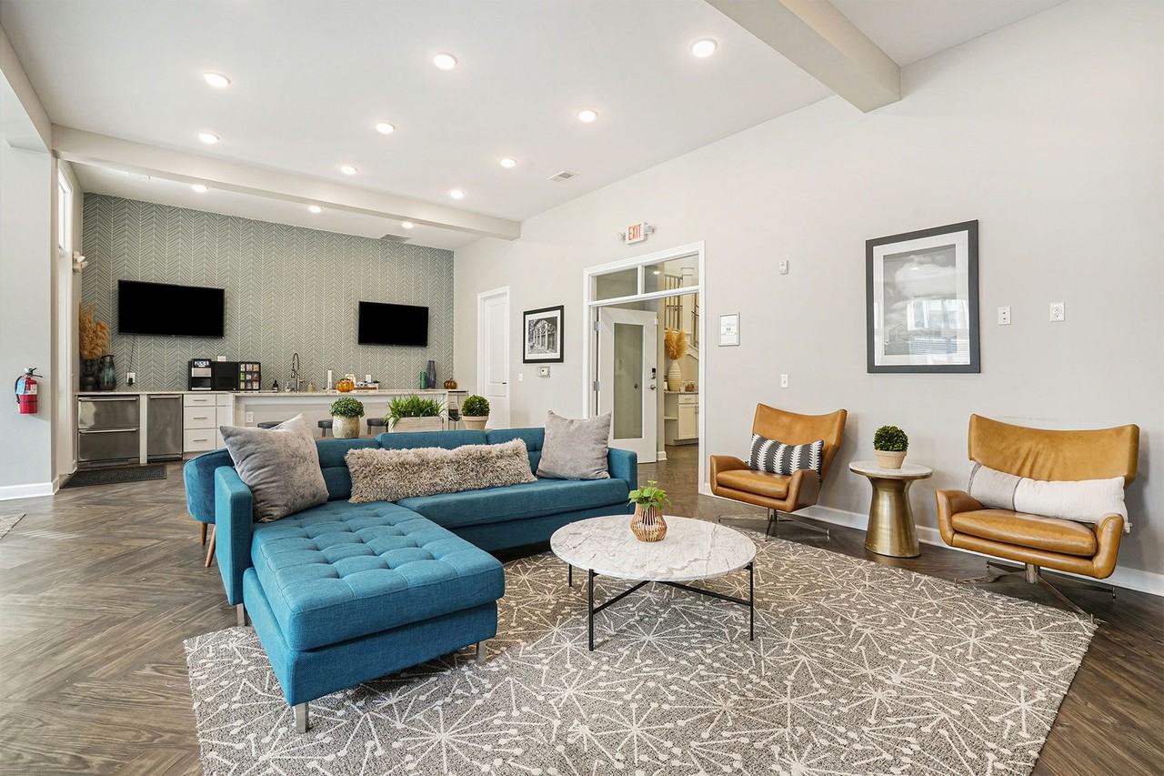 Knapp's Corner Flats - Photo 4 of 30