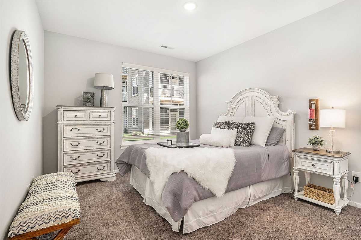 Shoreline Flats Apartments - Photo 6 of 50