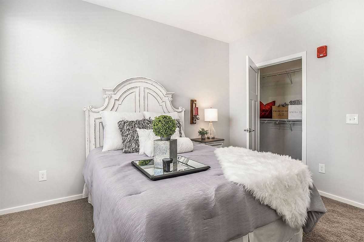 Shoreline Flats Apartments - Photo 7 of 50