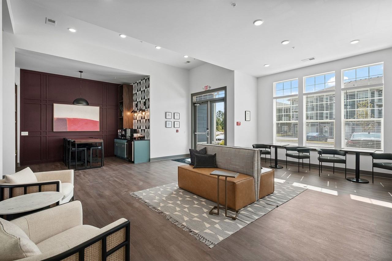 Shoreline Flats Apartments - Photo 6 of 50