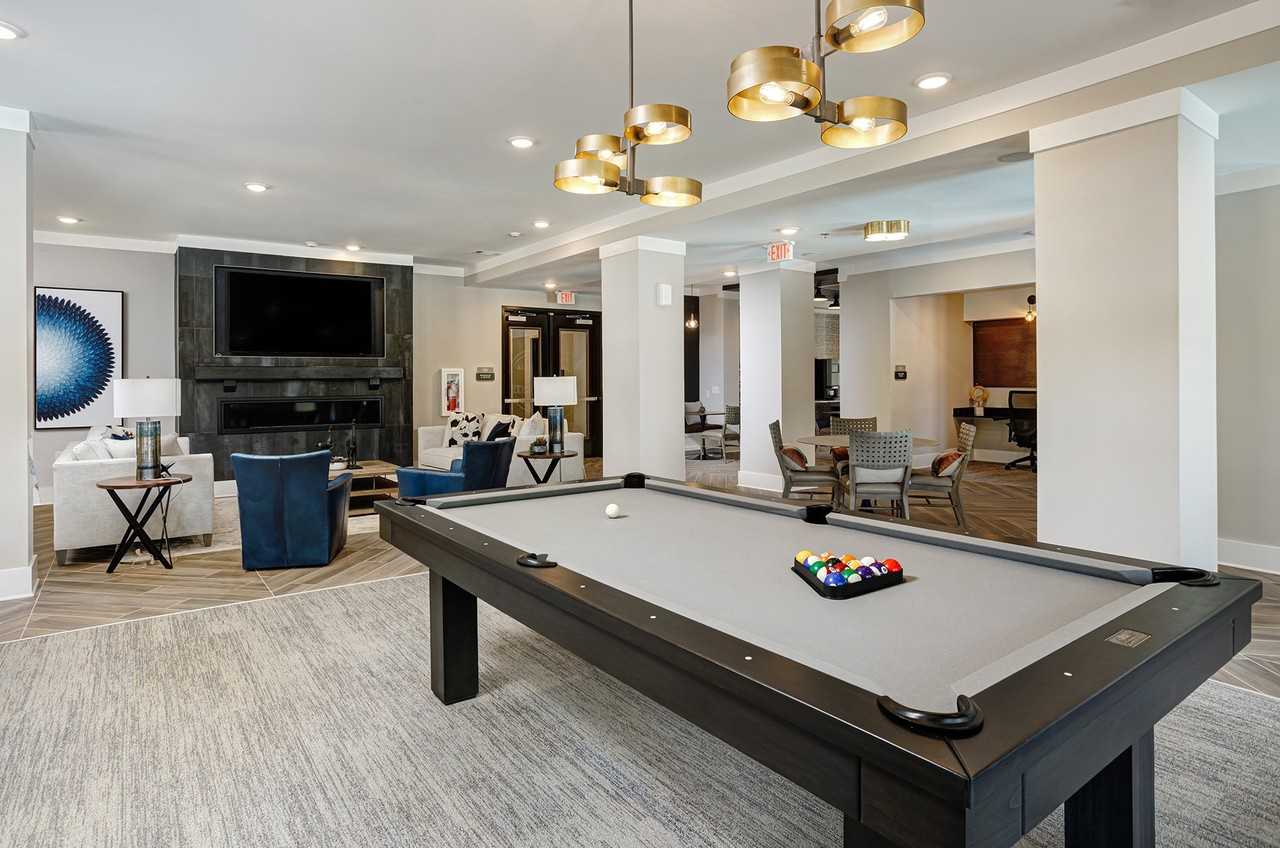 Vintage Franklin - Photo 7 of 34